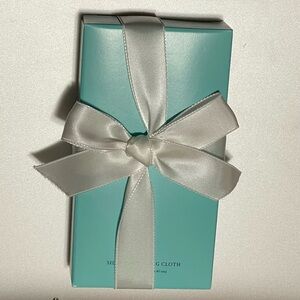 Tiffany & Co New in Box XL Silver Polishing Cloth
Rare, not in stores anymore.
